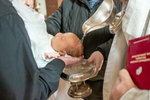 kind wird getauft